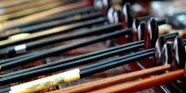 Китайцы вынуждены сократить пооизводство палочек для еды