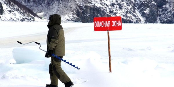 Внимание рыбаков-любителей! В Амурском и Уссурийском заливах возможно опасное движение льда