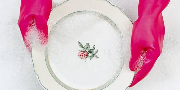 Мыть посуду оказалось полезно для здоровья