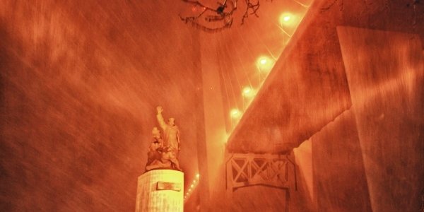 Ураганный ветер и метель обрушились на Владивосток