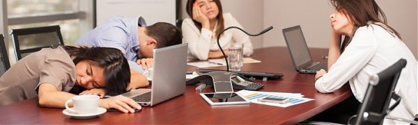 Ученые доказали, что сон на работе повышает трудоспособность