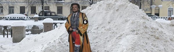 В Петербурге измерили высоту сугробов картонным Киркоровым