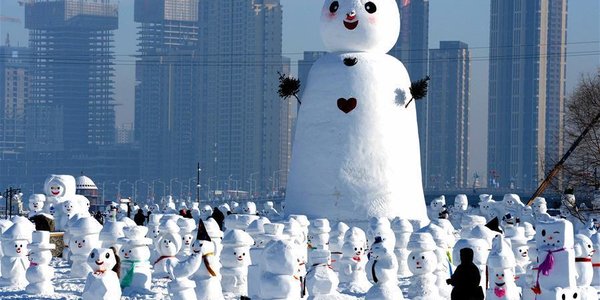 В Китае поселилось более 2 000 снеговиков