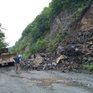 Из-за дождей на трассу в Приморье сошёл оползень