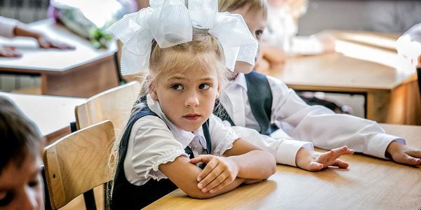 В Госдуме предложили ввести возможность переносить начало учебного года