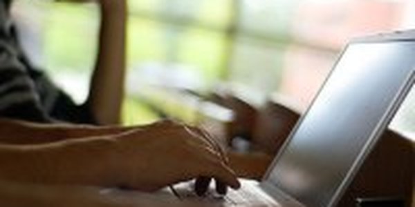 Интернет полезнее книг