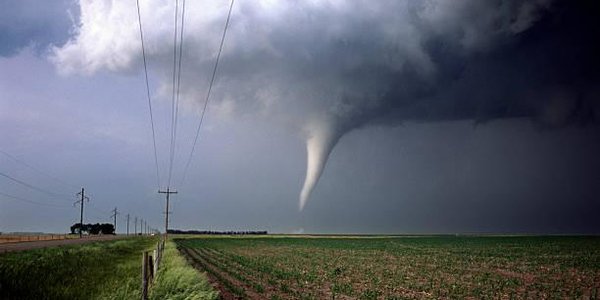 Синоптики рассказали об угрозе начала смерчей в центре России