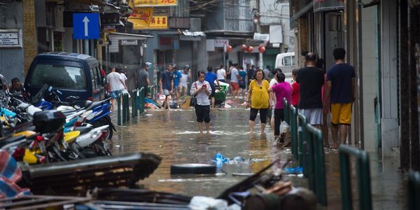 Разрушительный тайфун «Хато» атаковал Гонконг