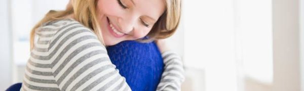 Разрешить конфликт и победить простуду помогут объятия