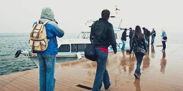 С 1 июня катамаран на остров Попова будет ходить три раза в день