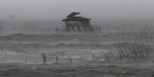На Тайване бушует тайфун «Матмо»