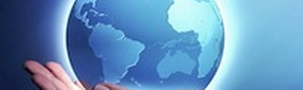 В Петербурге зажгут тысячу свечей на Дворцовой площади в 