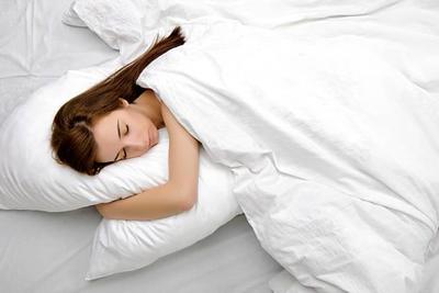 Учёные объяснили, почему невозможно выспаться в выходные