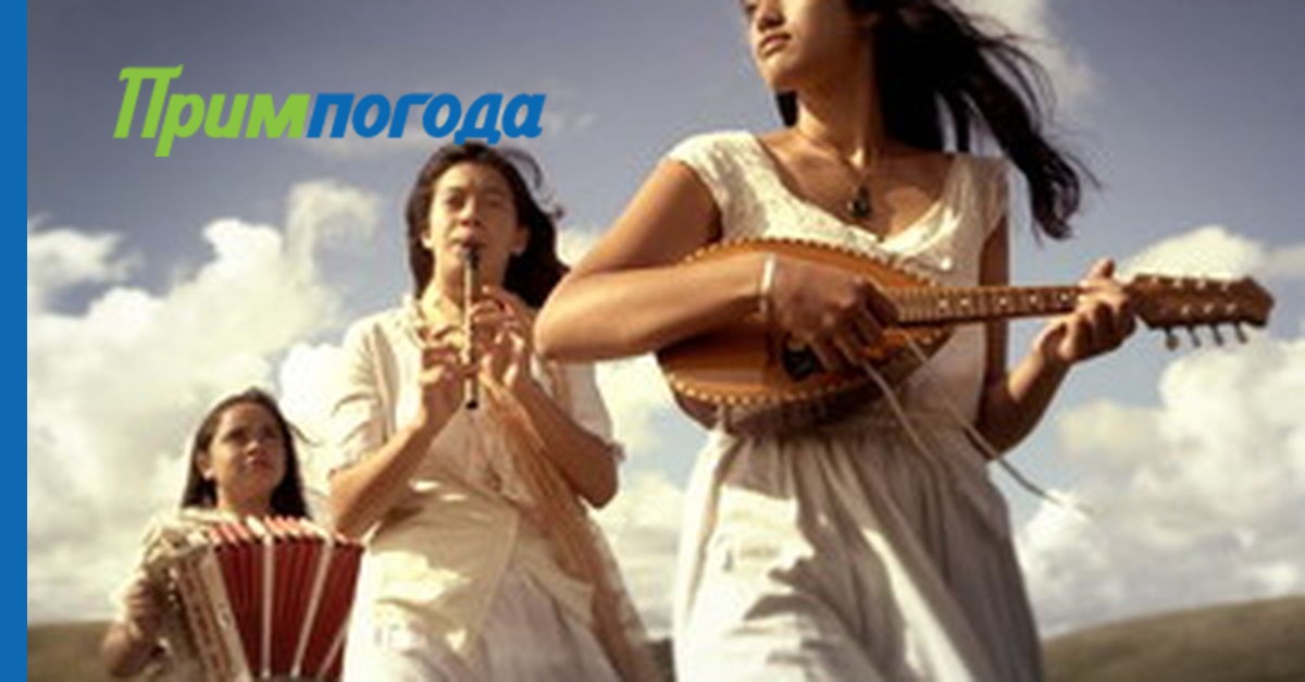 Песня современные мелодичные. Музыкальные традиции Греции. Радостный Грек. Греческие музыканты. Греки поют.