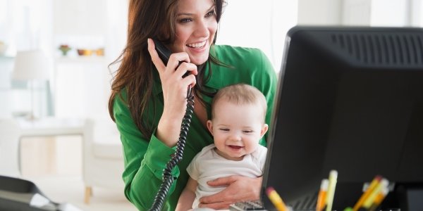 Сотрудникам с детьми могут сократить рабочий день