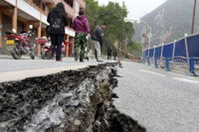 Китай подсчитывает убытки от землетрясения, потрясшего северо-запад страны