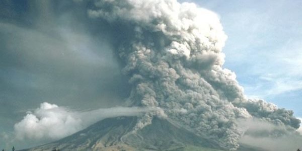 Из-за неминуемого извержения вулкана Майон эвакуировано 32 тысячи человек