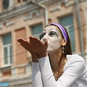 Франция во Владивостоке: Мимы на улицах города (ФОТО)
