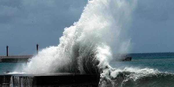 Сегодня вечером тайфун «Непартак» обрушится на Тайвань