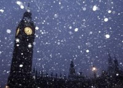 Лондон готовится к снегопадам: раздает лопаты жителям