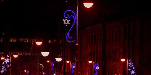 Скоро центральные улицы Владивостока засверкают новогодними огнями