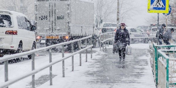 В пятницу во Владивостоке выпала половина декадной нормы снега