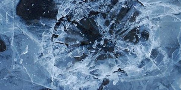 Жителей Владивостока предупредили об опасности выхода на лёд