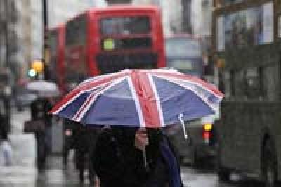 Месячная норма осадков выпала за сутки в ряде районов Британии