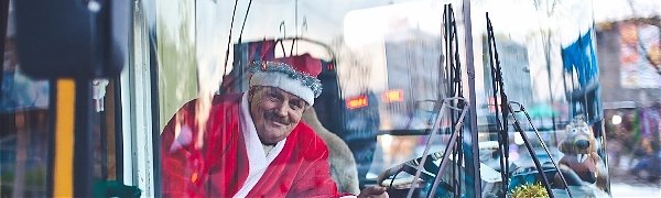 Новогодние трамвай и троллейбус порадуют жителей Владивостока