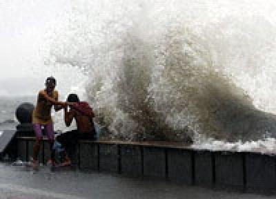 Тайфуны GONI и MORAKOT набирают силу