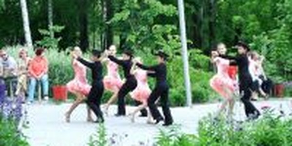 Пример для подражания: танцы в московских парках