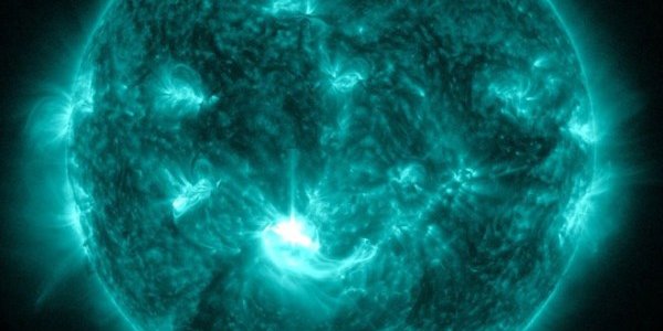 Новая мощная вспышка произошла на Солнце