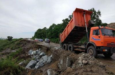 В Приморье продолжают восстанавливать размытые участки дорог. СПИСОК
