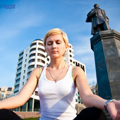 Владивосток: массовая медитация за мир во всем мире