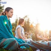 Владивосток: массовая медитация за мир во всем мире