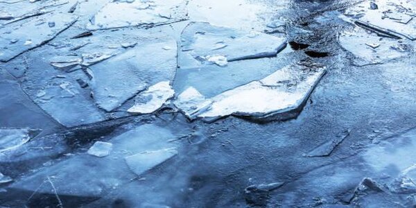 Льдом продолжают покрываться реки Приморья