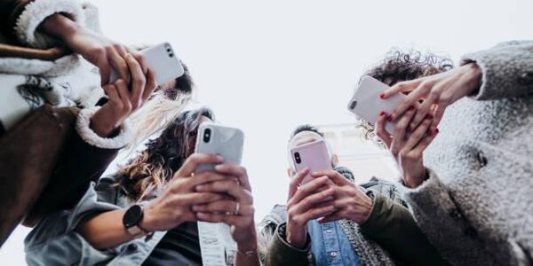 Углеродный след от сообщений «Ок» и «Лол» сопоставим с выбросами от машин и самолётов