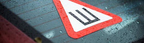 МВД предложило отменить автомобильный знак «Шипы»