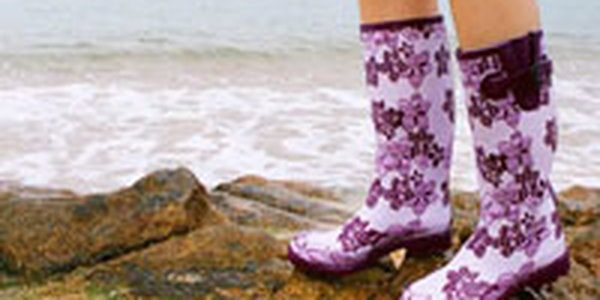 Приморское лето: хит сезона — резиновые сапоги </a> <sup style='color:red'>hot</sup><a> 