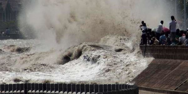 Тайфун «Нанмадол» обрушился на Японию