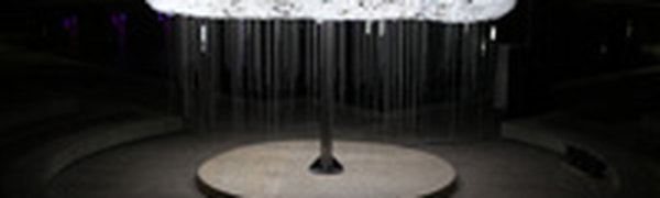 Облако из тысяч лампочек