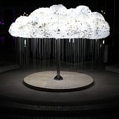 Облако из тысяч лампочек