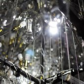 Облако из тысяч лампочек