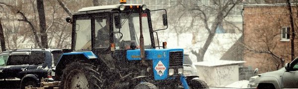 Снегоуборочная техника вышла на очистку улиц Владивостока