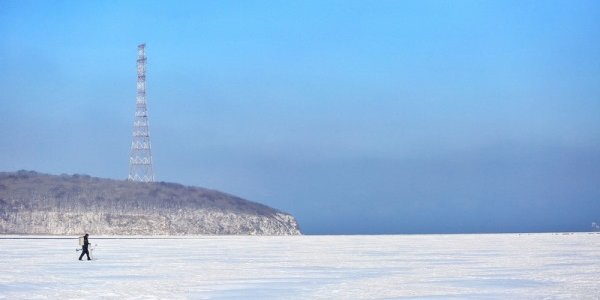 Массовый мор рыбы обнаружили рыбаки на реке Раздольной в Приморье