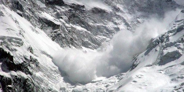 На Камчатке сохраняется опасность схода лавин