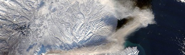 Шлейф от извержения вулкана Шивелуч растянулся на 250 км