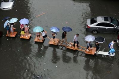 В двух провинциях Китая из-за ливней пострадали около 46 000 человек