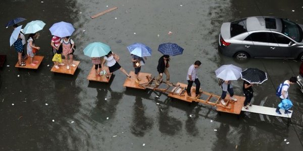 В двух провинциях Китая из-за ливней пострадали около 46 000 человек