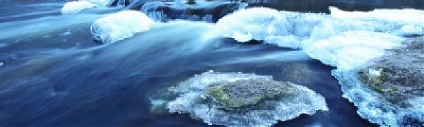 Реки Приморья постепенно покрываются льдом